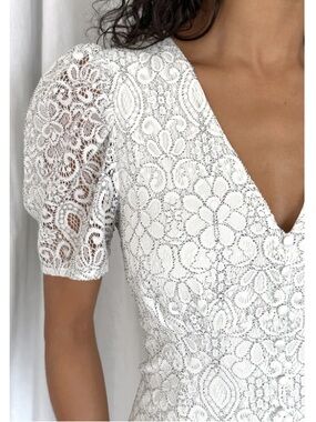 Adelyn Rae Women’s White Floral Lace V-Neck Dress NEW
